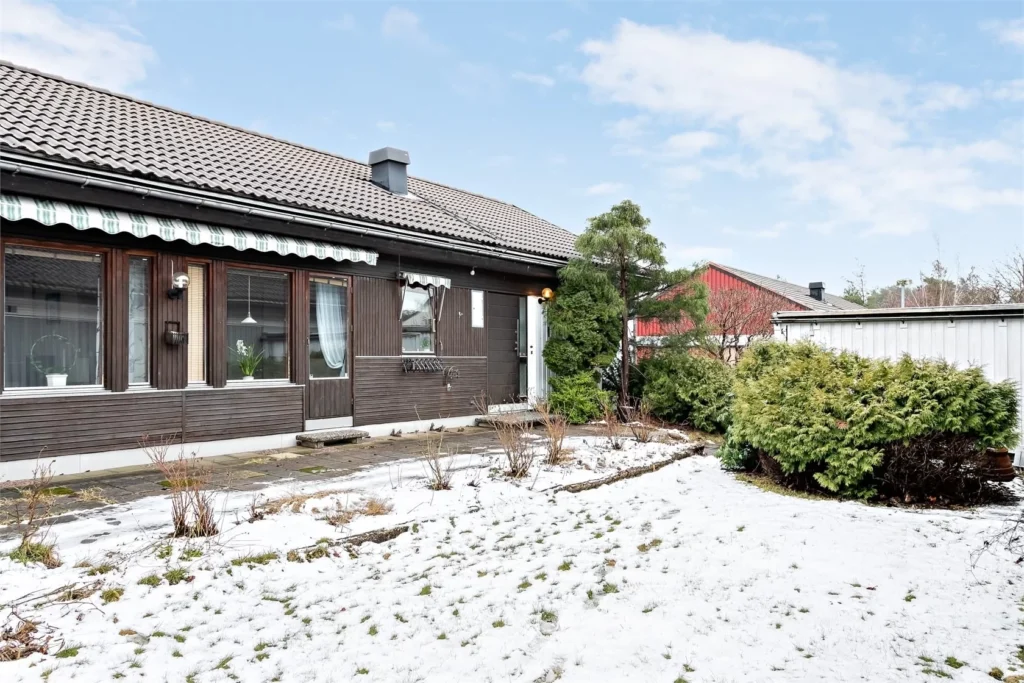 Fasadrenovering 2 planshus. Upplands Väsby Stockholm